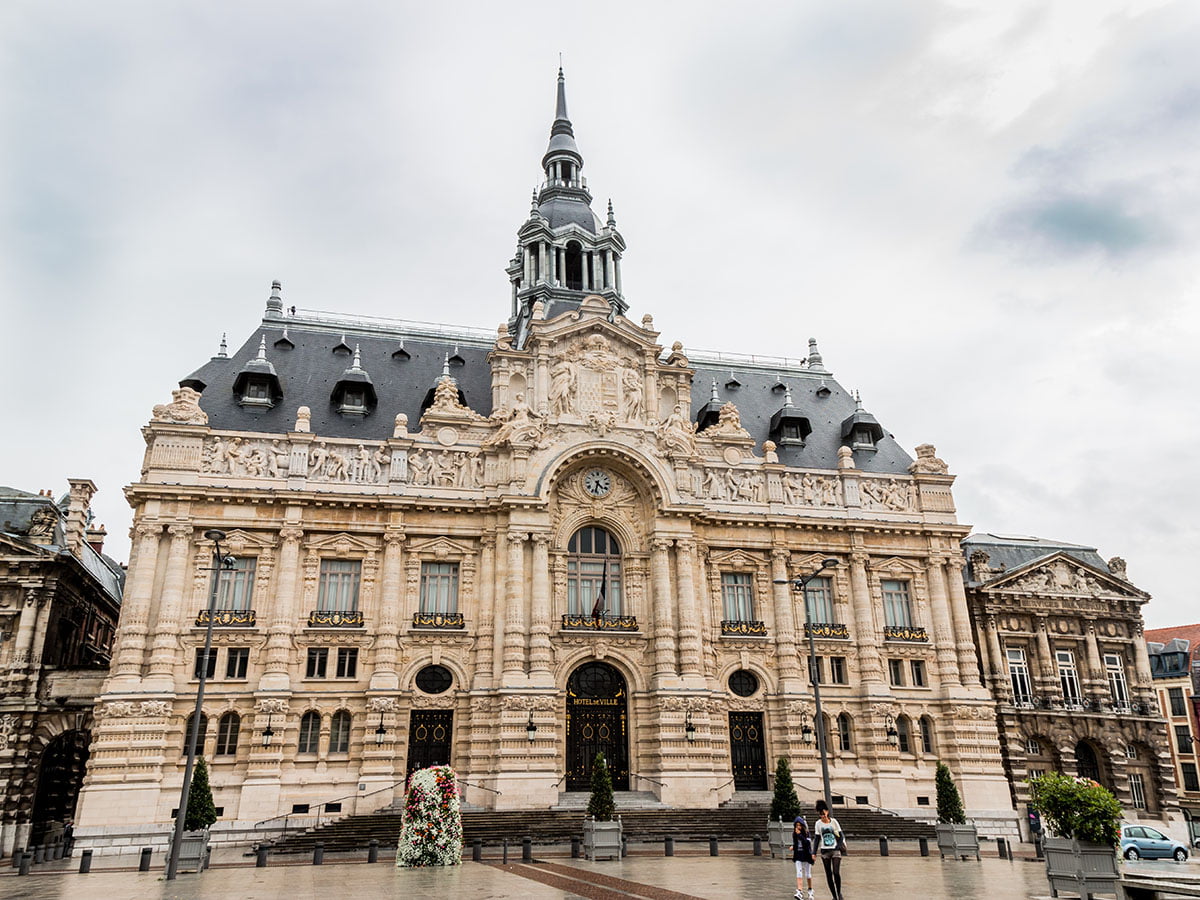 L'hôtel de ville de Roubaix et la Grand Place