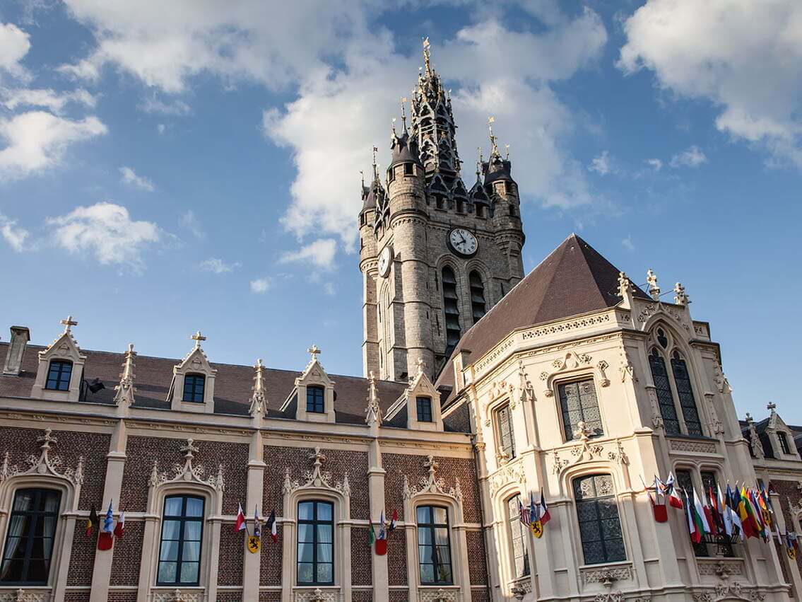 Beffroi de l'hôtel de ville de Douai dans le Nord (Hauts De France)